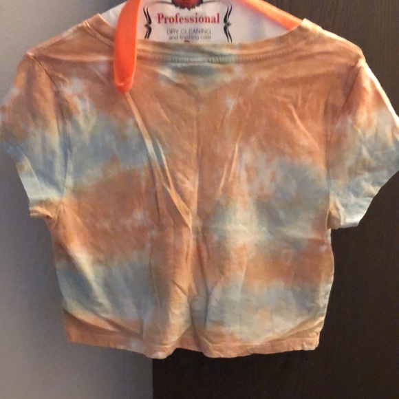 Tie Dye v-neck Wild Fable crop top - Picture 3 of 3